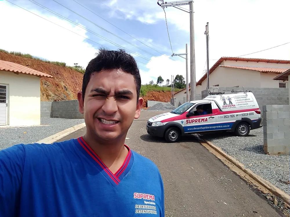 Projeto hidráulico com o tracado da tubulação de esgoto e água de um prédio em Torres, Porto Alegre