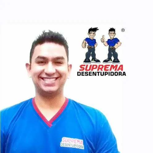 Fachada da sede da Suprema Desentupidora no bairro Niterói, Canoas